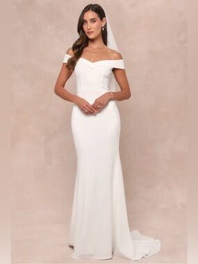 Lulus NWT “Arienne” White Off-The Shoulder Mermaid Bridal Maxi Dress.  Size XS.